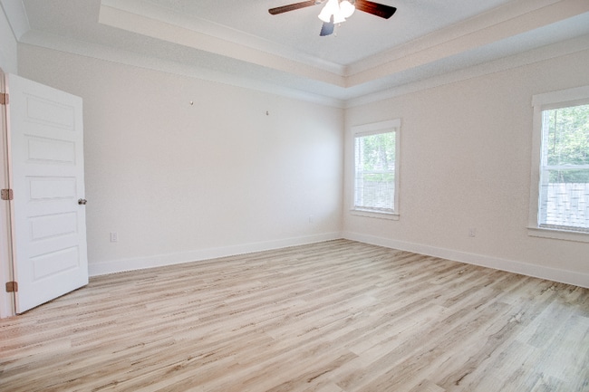 Building Photo - 1756 Thomas St