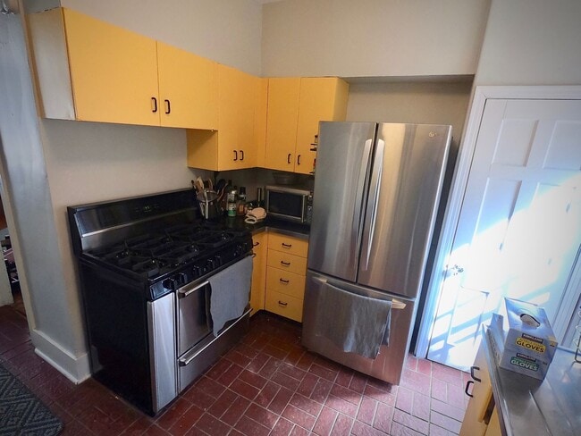 Building Photo - 9/1 Beautiful Hidden GEM. 2 Blocks from Wa...