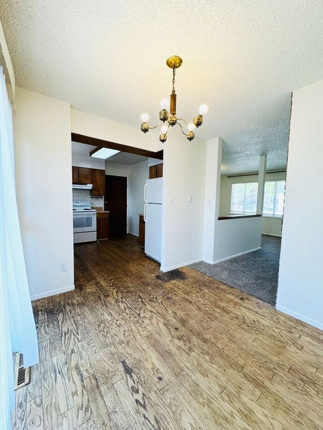 Building Photo - 3 Bedroom 2 Bath Tri-Level Home with 2 car...