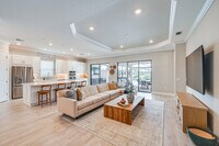 Building Photo - 15140 Pescara St