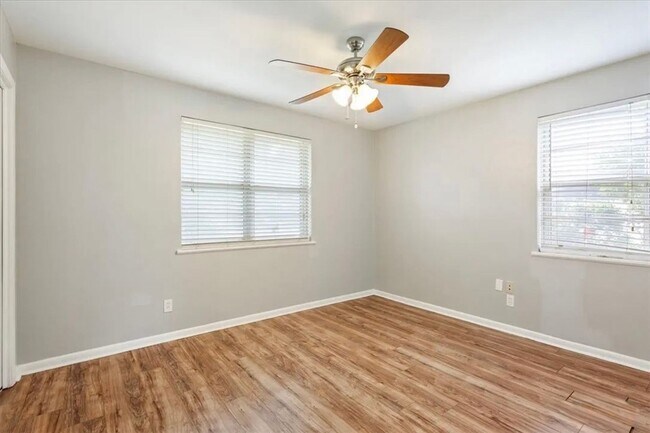 Building Photo - 316 Cranbrook Dr