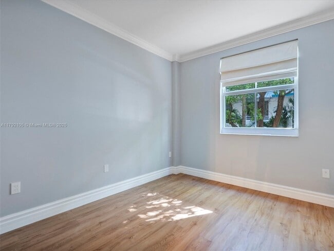 Building Photo - 9172 Collins Ave