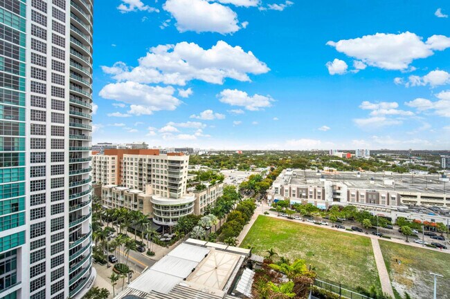 Building Photo - 121 NE 34th St