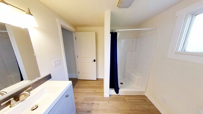 Building Photo - 3 Bed, 2 Bath House Minutes from Downtown Bellingham!