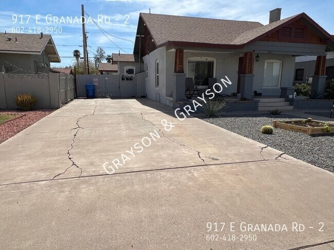 Building Photo - 917 E Granada Rd