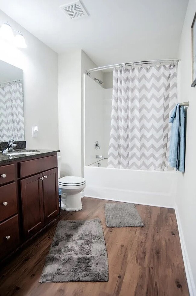 Building Photo - Lakeview Commons Townhouse for Rent