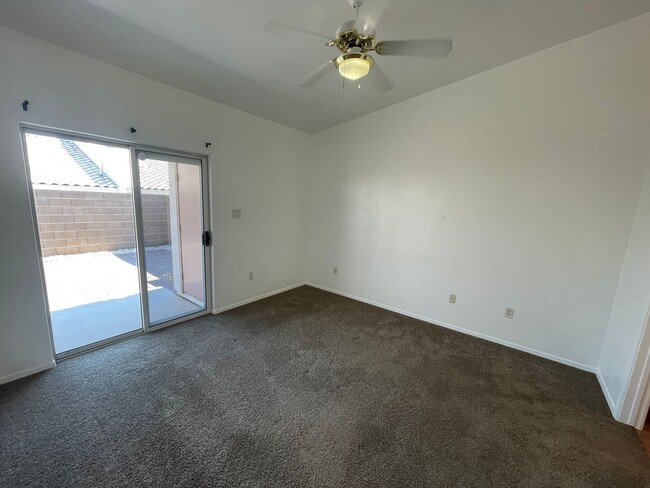Building Photo - YUMA MEADOWS TOWNHOUSE W/ POOL ACCESS!