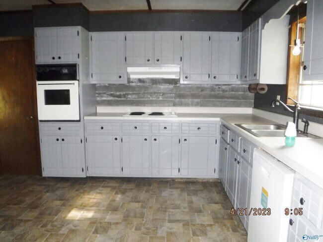 Building Photo - 172 Blair Rd