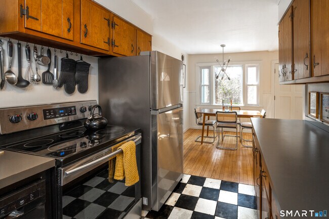 Building Photo - 474 US-7