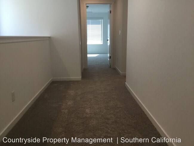 Building Photo - 4 br, 2.5 bath House - 3942 Wrenwood Avenue