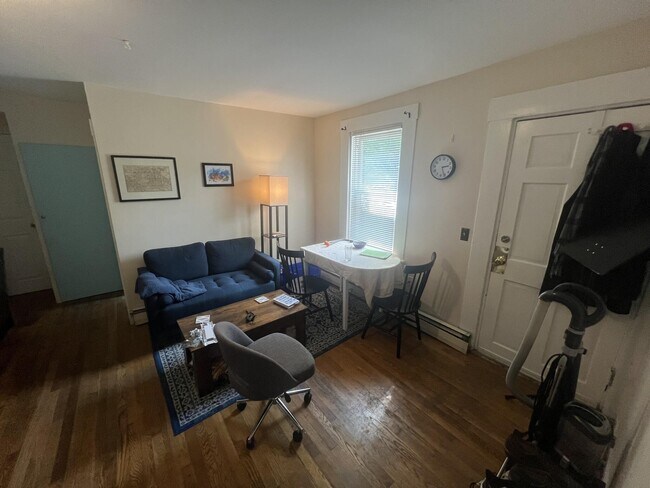 Building Photo - 639 Somerville Ave