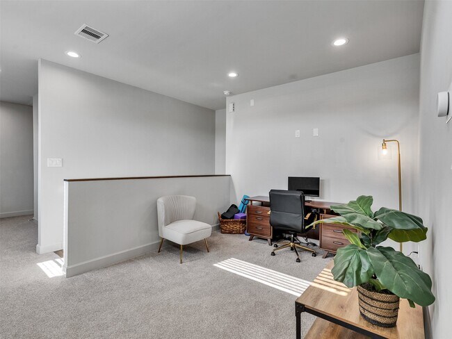 Building Photo - 5702 Rucio Ln