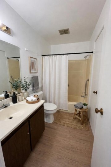 Building Photo - 1306 W Michigan Ave