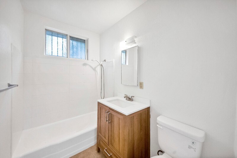 Building Photo - 2458 Normandie Ave