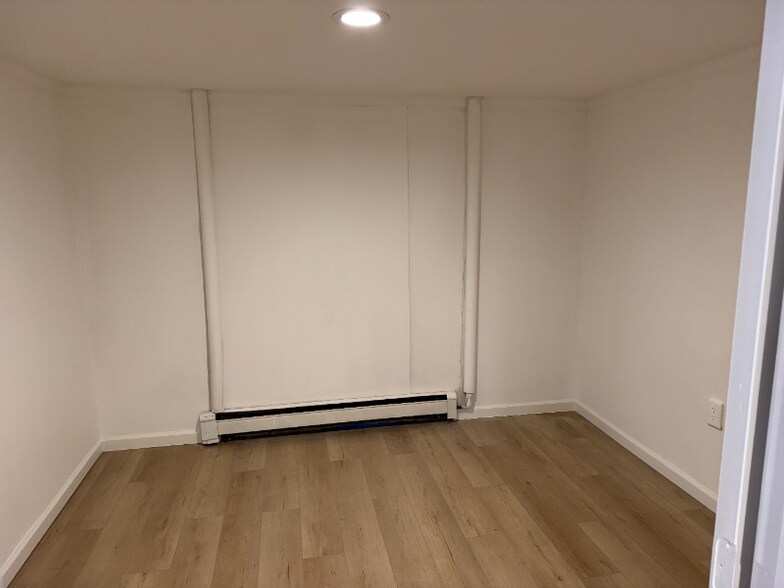 Building Photo - 1583 Highland Park Dr