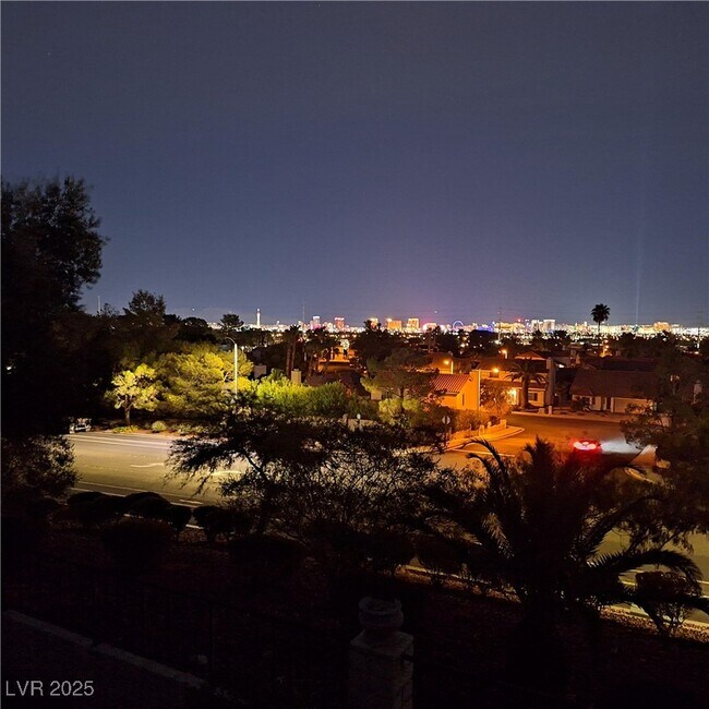 Building Photo - 8700 Captains Pl