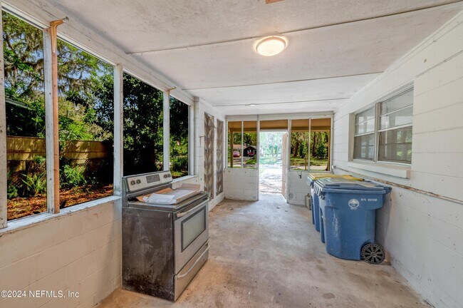 Building Photo - 1159 Green Cay Ave