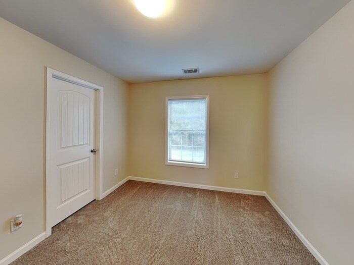 Building Photo - 2609 Bluestone Dr SW