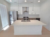 Building Photo - 775 Juniper St NE