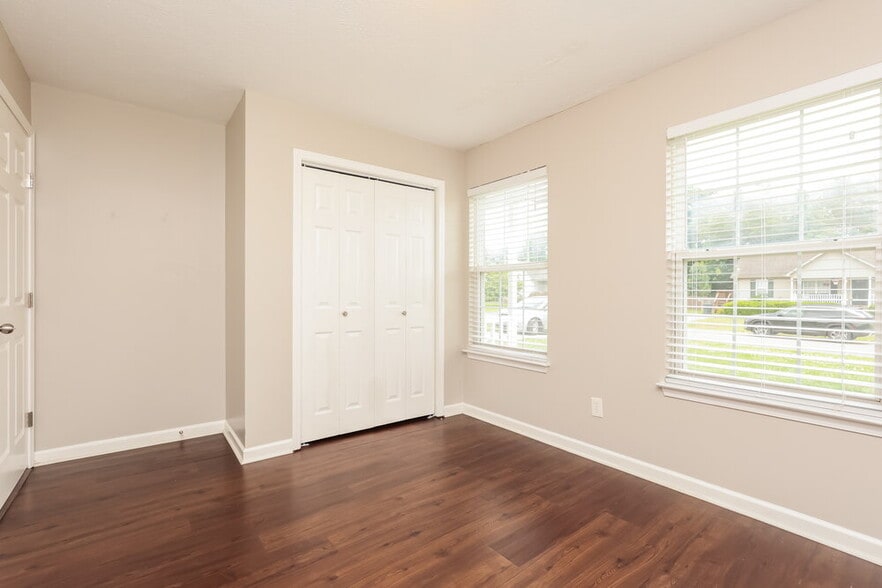 Building Photo - 222 Hermitage Dr