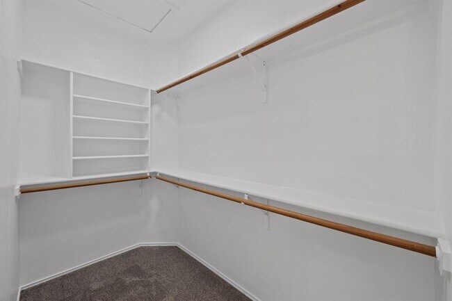 Building Photo - 4433 Chickasaw Ct