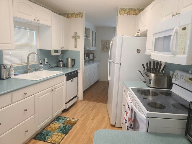 Building Photo - 4482 King Theodore Dr