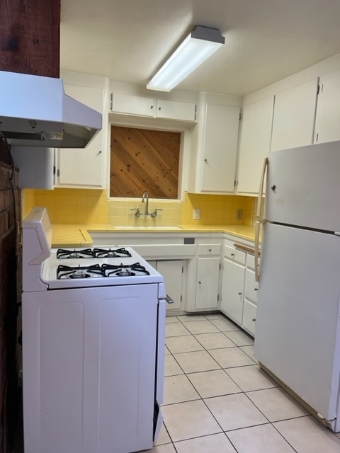 Kitchen - 831 8th St