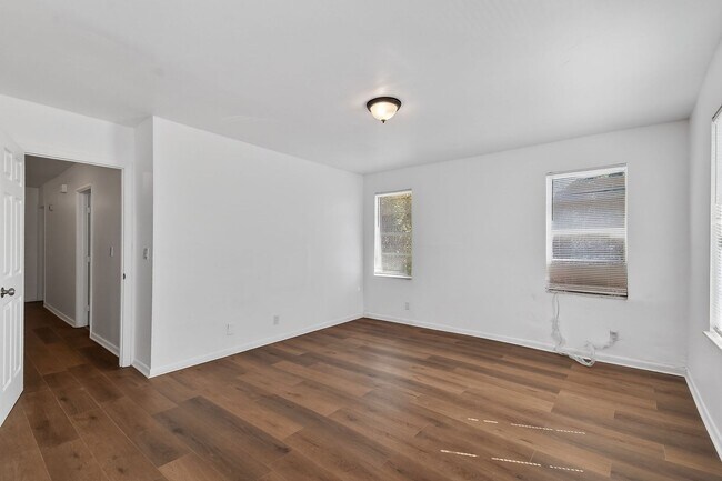 Building Photo - 635 6th St