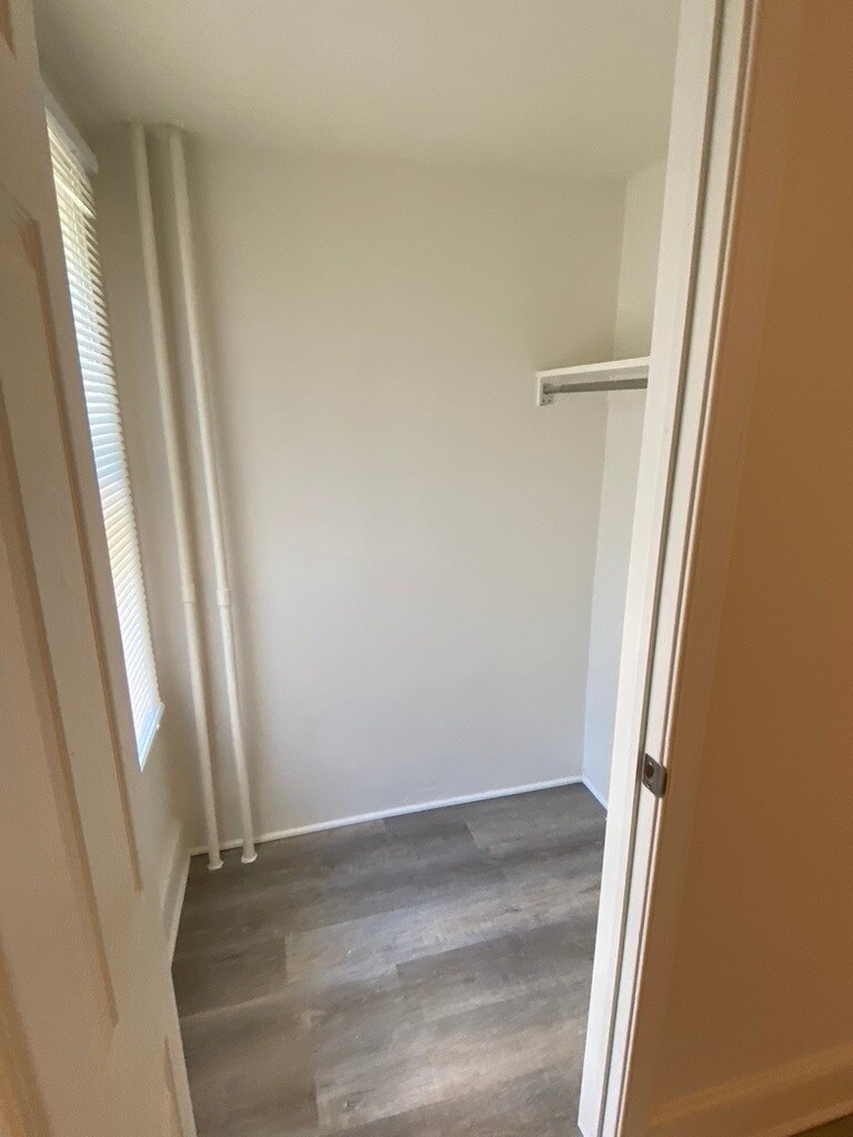 Building Photo - 409 Farnsworth Avenue