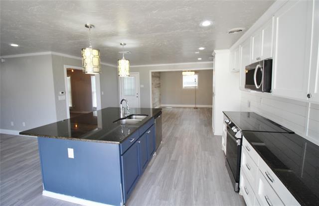 Building Photo - 6600 Estados Dr