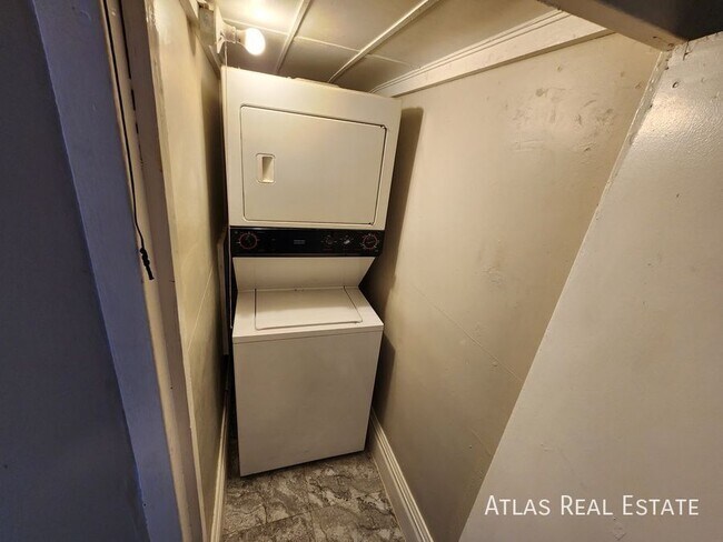 Building Photo - 1221 13th St