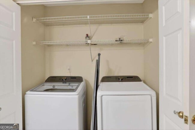 Building Photo - 27207 Plantation Dr NE