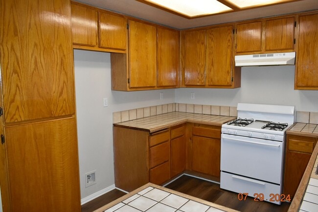 Building Photo - Charming 3-Bedroom Home with Spacious Backyard & 2-Car Garage