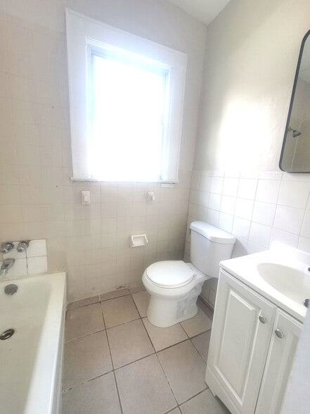 UNIT 1 - 195 Lehigh Ave