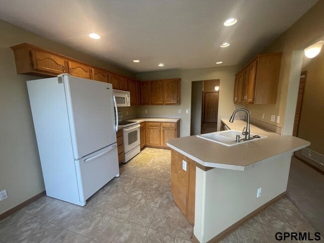 Building Photo - 2309 Aberdeen Dr