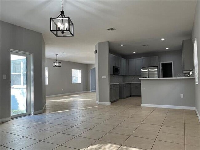 Building Photo - 349 NE 36th Terrace