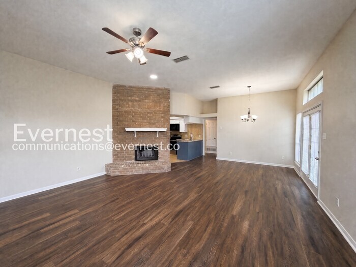 Building Photo - 2014 Cedarview Dr