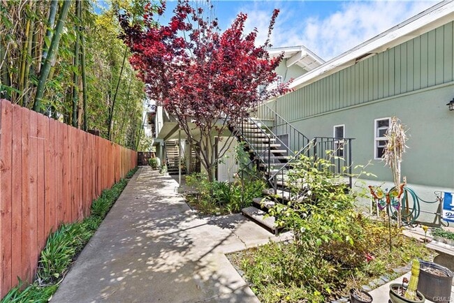 Building Photo - 329 Orizaba Ave