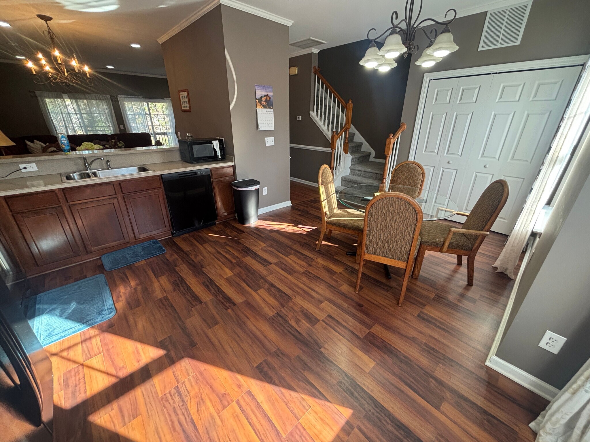 Building Photo - Room in Townhome on Linden Park Ln