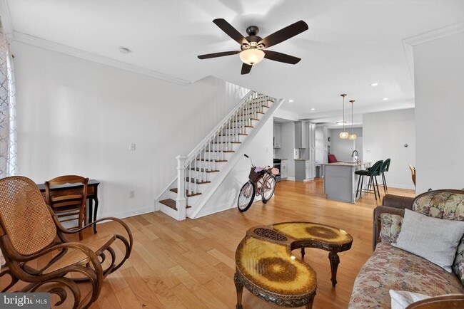 Building Photo - 810 Central Ave