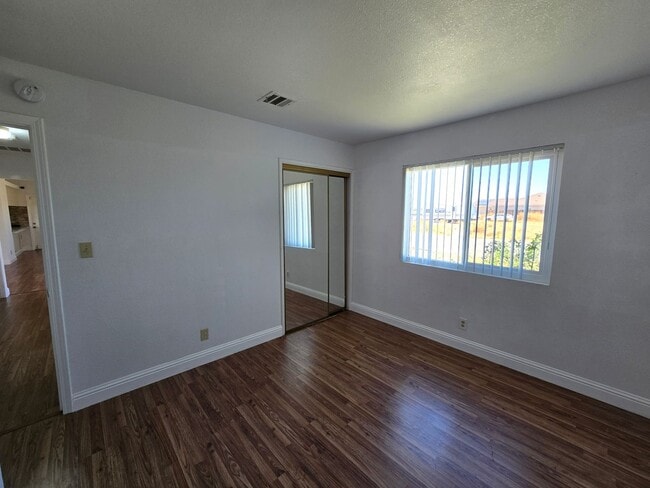 Building Photo - Beautiful 3 Bedroom, 2 Bathroom Home on a Corner Lot – Move-In Ready!