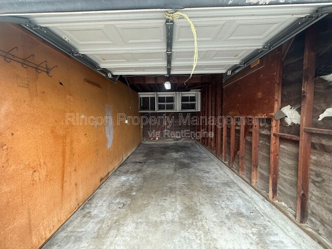 Building Photo - 2474 Seahorse Ave