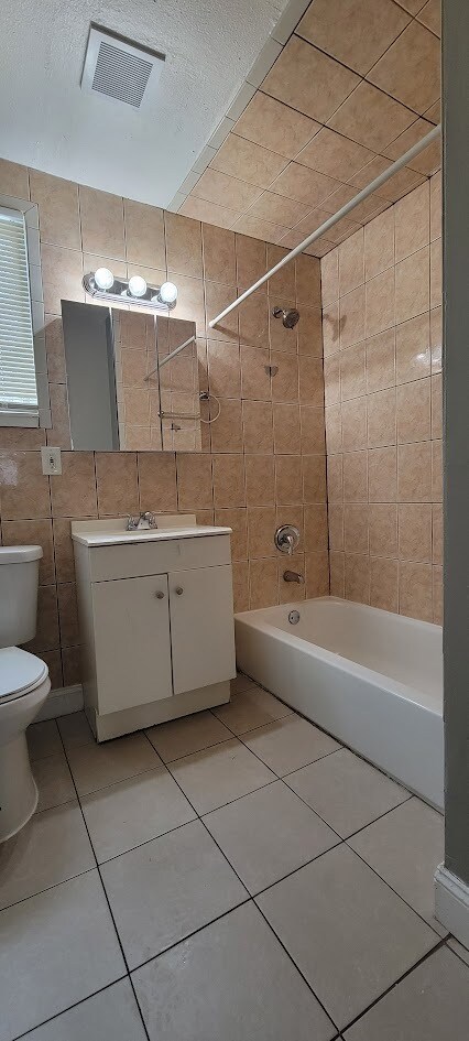 Building Photo - 8057 Meadow Ave