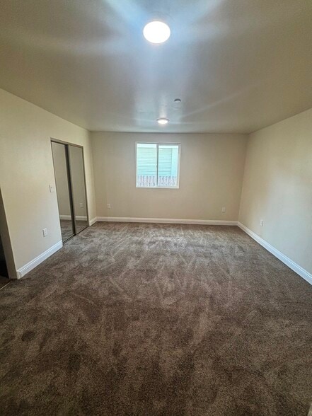 Building Photo - 122 E 24th St