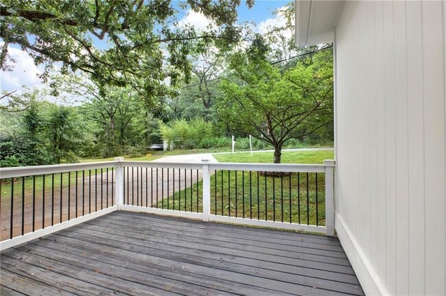 Building Photo - 20 Timberlane Terrace SW