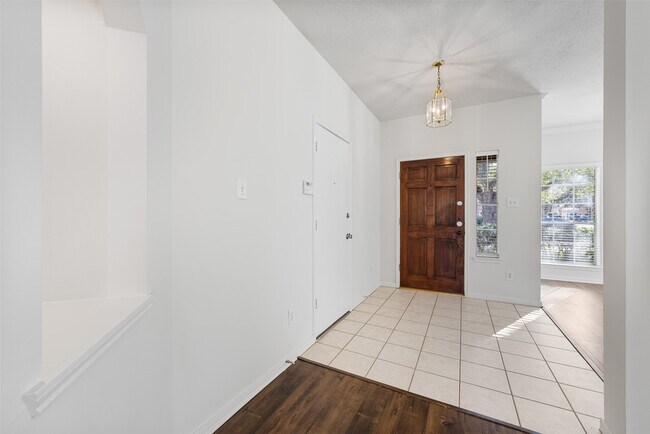 Building Photo - 6518 Portuguese Bend Dr