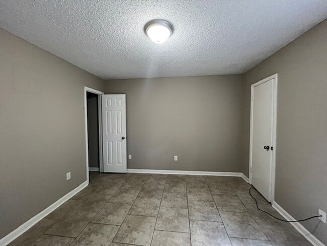 Building Photo - Renovated 3 Bedroom 2 Bath Home for Rent w...