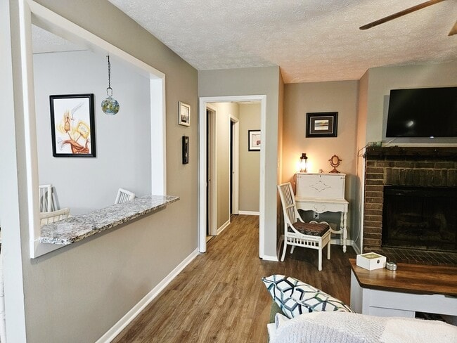 Building Photo - 1330 White Oak Dr