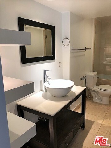 Building Photo - 3949 Los Feliz Blvd