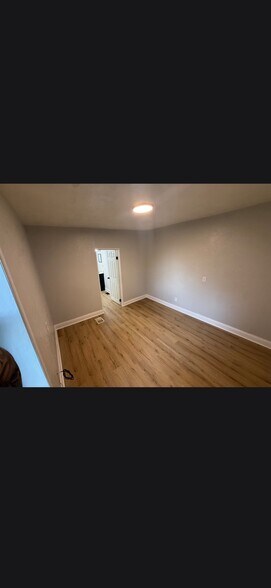 Building Photo - 12 Kuntz St